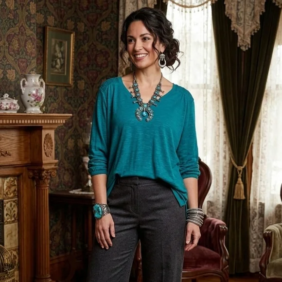 Top - Picture 3 of 16